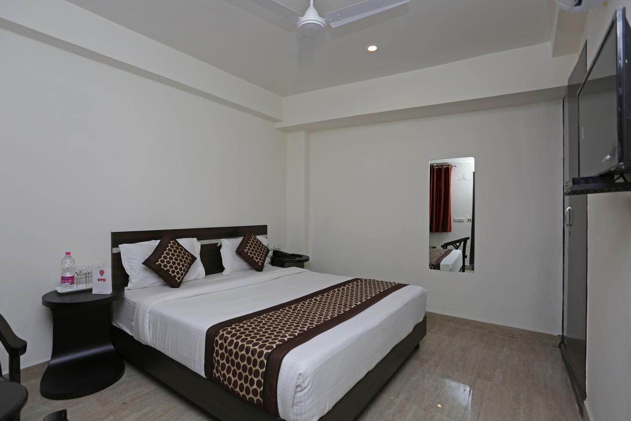 Airport Hotel Green Heights Nueva Delhi Exterior foto