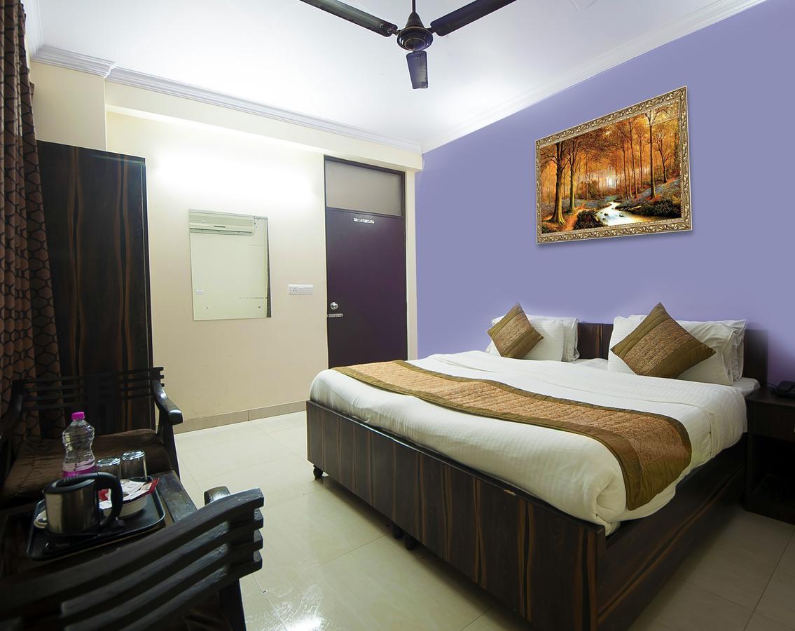 Airport Hotel Green Heights Nueva Delhi Exterior foto