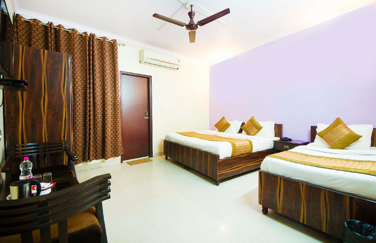 Airport Hotel Green Heights Nueva Delhi Exterior foto