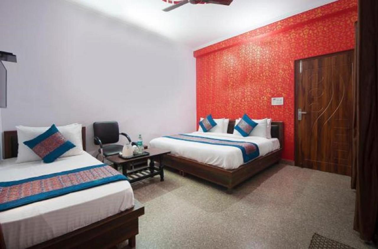 Airport Hotel Green Heights Nueva Delhi Exterior foto